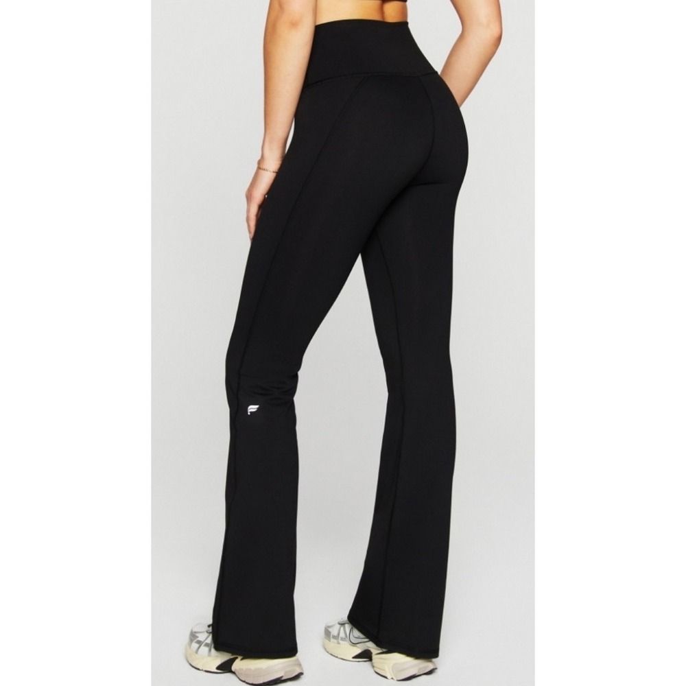 Fabletics PureLuxe Black High Waisted Flare Leggings Pockets - Small Short
